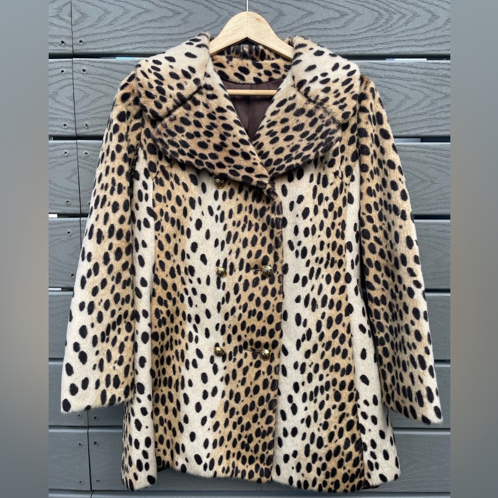 Vintage Faux Fur Leopard Print Coat ALEÚTIAN styled by Dubrowsky and Joseph